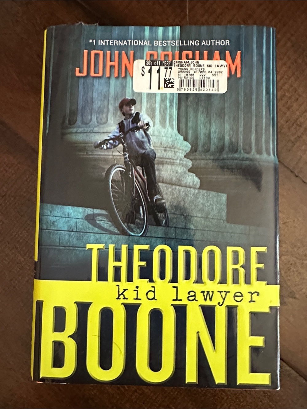 John Grisham Book - Theodore Boone: Kid Lawyer